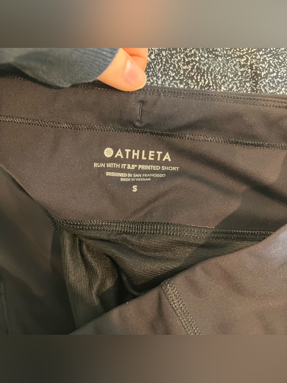 athleta run with it 3.5” shorts